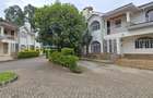 5 Bed Townhouse with En Suite at Lavington Road - 3