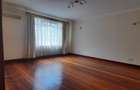 5 Bed Townhouse with En Suite at Lavington - 18