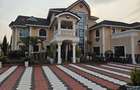 6 Bed House with En Suite in Runda - 1