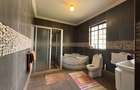 6 Bed House with En Suite in Runda - 10