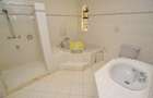 5 Bed Villa with En Suite in Riverside - 19