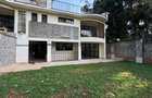 4 Bed Townhouse with En Suite in Westlands Area - 1