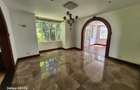 6 Bed House with En Suite in Rosslyn - 8