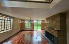 5 Bed Townhouse with En Suite in Lavington - 4