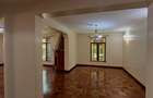 5 Bed Townhouse with En Suite at Othaya Road - 6