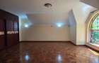 5 Bed Townhouse with En Suite at Othaya Road - 12