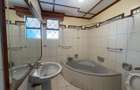5 Bed House with En Suite in Runda - 9