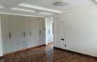 5 Bed House with En Suite at Garden Estate - 14