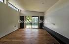 5 Bed House with En Suite in Runda - 11