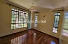 5 Bed House with En Suite in Karen Hardy - 11