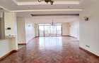 3 Bed Apartment with En Suite at Riverside Drive - 19