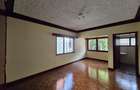 5 Bed House with En Suite at Second Parklands - 16