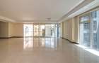 3 Bed Apartment with En Suite in Riverside - 4