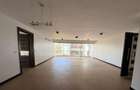 3 Bed Apartment with En Suite in Riverside - 10