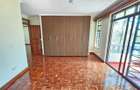 4 Bed House with En Suite in Rosslyn - 7