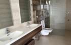 4 Bed Apartment with En Suite at Parklands - 16