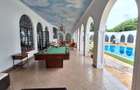 4 Bed House with En Suite in Nyari - 2