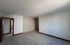 3 Bed Apartment with En Suite in Parklands - 9