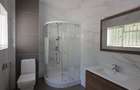 6 Bed House with En Suite in Lavington - 6