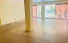 1,000 ft² Commercial Property with Service Charge Included in Parklands - 11