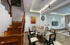 5 Bed Apartment with En Suite in Parklands - 6