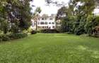 6 Bed House with En Suite in Nyari - 1