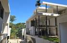 6 Bed Townhouse with En Suite at Lavington Green - 9