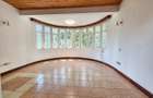 5 Bed House with En Suite in Rosslyn - 4