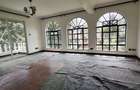 5 Bed Villa with En Suite in Ridgeways - 13