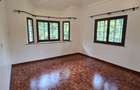 5 Bed House with En Suite at Rosslyn Lone Tree - 15