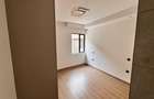3 Bed Apartment with En Suite in Riverside - 8