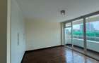 3 Bed Apartment with En Suite in Riverside - 10