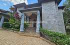 4 Bed Townhouse with En Suite in Spring Valley - 1