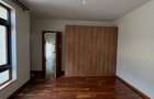5 Bed Villa with En Suite at Lavington - 7