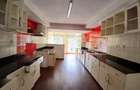 4 Bed Townhouse with En Suite at Hundred Avenue - 10