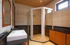 5 Bed Townhouse with En Suite in Spring Valley - 8