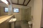 4 Bed House with En Suite in Lake View - 14