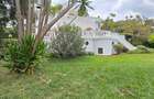 5 Bed House with En Suite in Nyari - 1