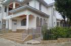 5 Bed House with En Suite in Lavington - 16
