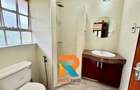 5 Bed Townhouse with En Suite in Rosslyn - 17