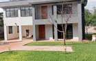 4 Bed Townhouse with En Suite in Ridgeways - 2