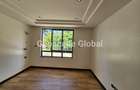 5 Bed House with En Suite in Lavington - 2
