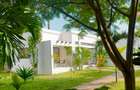5 Bed Townhouse with En Suite at Greenwood Drive - 4