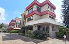 5 Bed Townhouse with En Suite at Convent Drive - 2