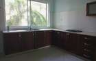 4 Bed Apartment with En Suite at Links Road - 4