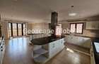 5 Bed House with En Suite in Gigiri - 8