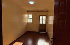 5 Bed Townhouse with En Suite in Lavington - 18