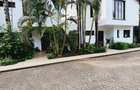 1 Bed House with En Suite at Westlands - 1