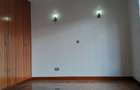 3 Bed Apartment with En Suite in Upper Hill - 15