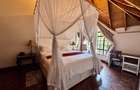 Serviced 2 Bed Apartment with En Suite in Lavington - 11